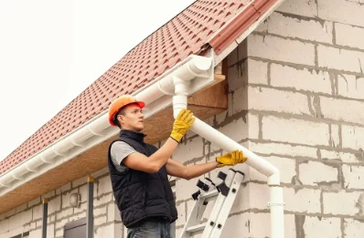 Pose et remplacement de gouttières à Champigneulle